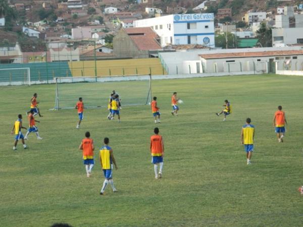 Jogadores teinam visando a partida deste sábado(Imagem:Reprodução)