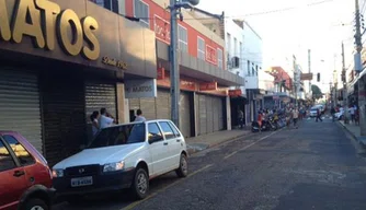 Lojistas fecham portas mais cedo no Centro de Teresina