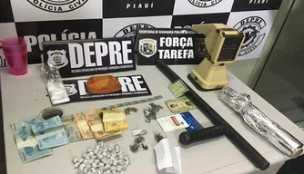 Material apreendido na boca dos famosos