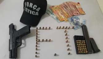 Material encontrado na residência