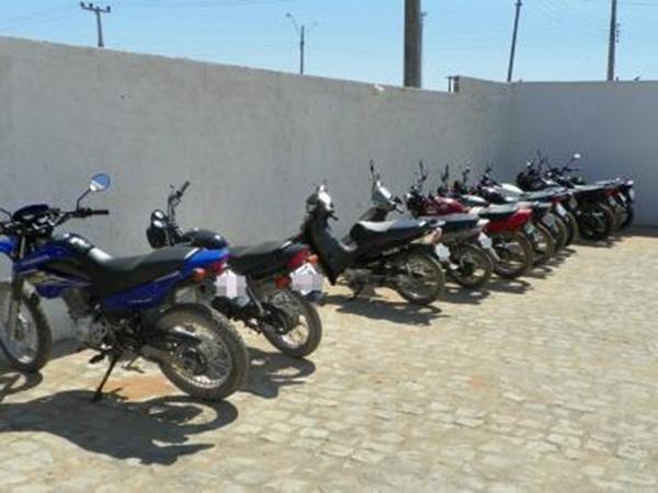 Motos apreendidas(Imagem:Reprodu&ccedil;&atilde;o)