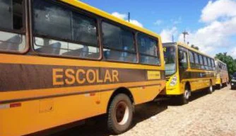 Ônibus escolar