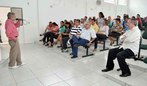 Reuni&atilde;o em Francinopolis.(Imagem:Raquel Muniz)