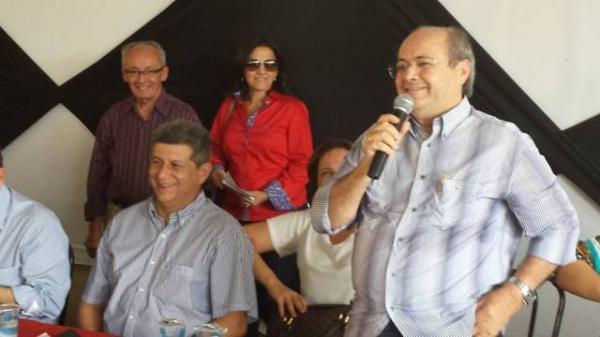 S&iacute;lvio Mendes discursa em Picos(Imagem:Reprodu&ccedil;&atilde;o)