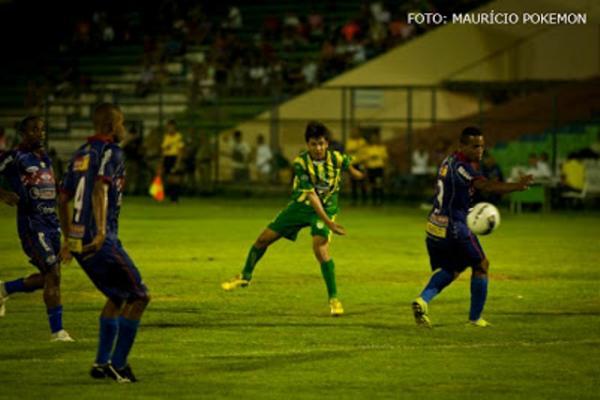 Tadeu chuta para marcar o segundo gol da Sep. (Imagem:Reprodução)