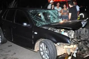 Veículos bateram de frente na MGC-354 em Lagamar, MG