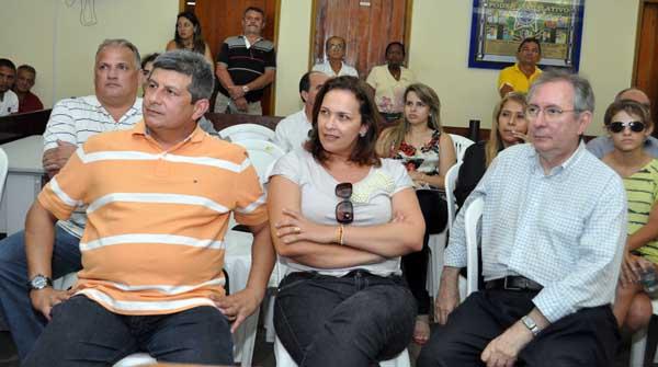 Vice-governador Z&eacute; Filho em reuni&atilde;o com lideran&ccedil;as do PMDB.(Imagem:Divulga&ccedil;&atilde;o)