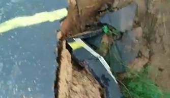 Trecho da PI-140 sofre erosão em Canto do Buriti